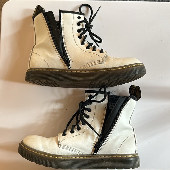 White Dr. Martens Zavala J Size 4 (US M) or Size 5 (US L) Size 36 EU. - Picture 2 of 12